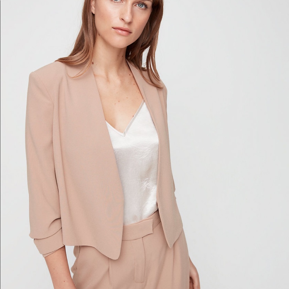 Aritzia short blazer NWT